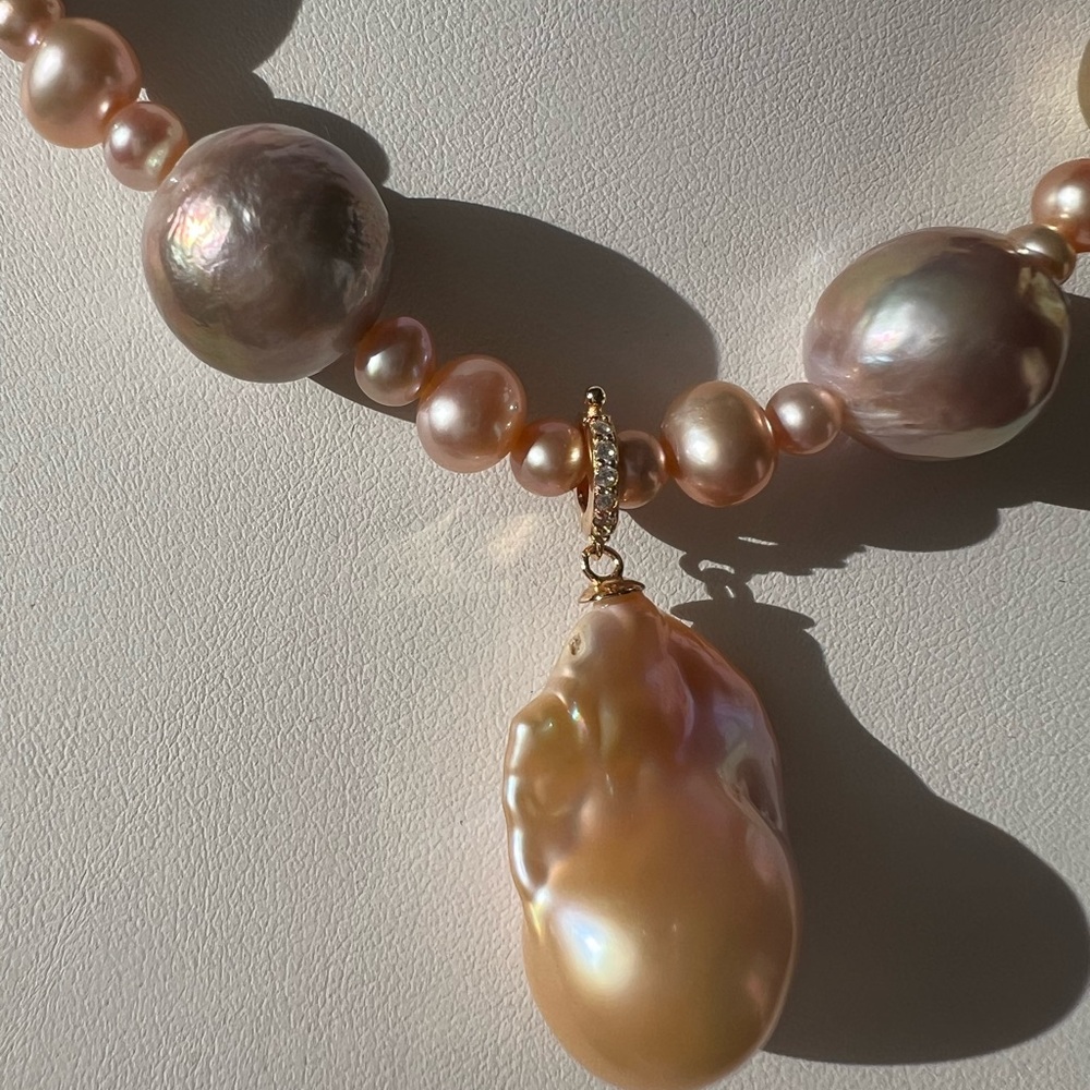 SOLD Genuine Baroque & Edison Pearl PEACH and LAVENDER Metallic Hues Necklace - Picture 11 of 11